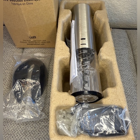 Electric Wine Opener + Wine Aerator Bundle — Pampered Chef - Picture 15 of 17